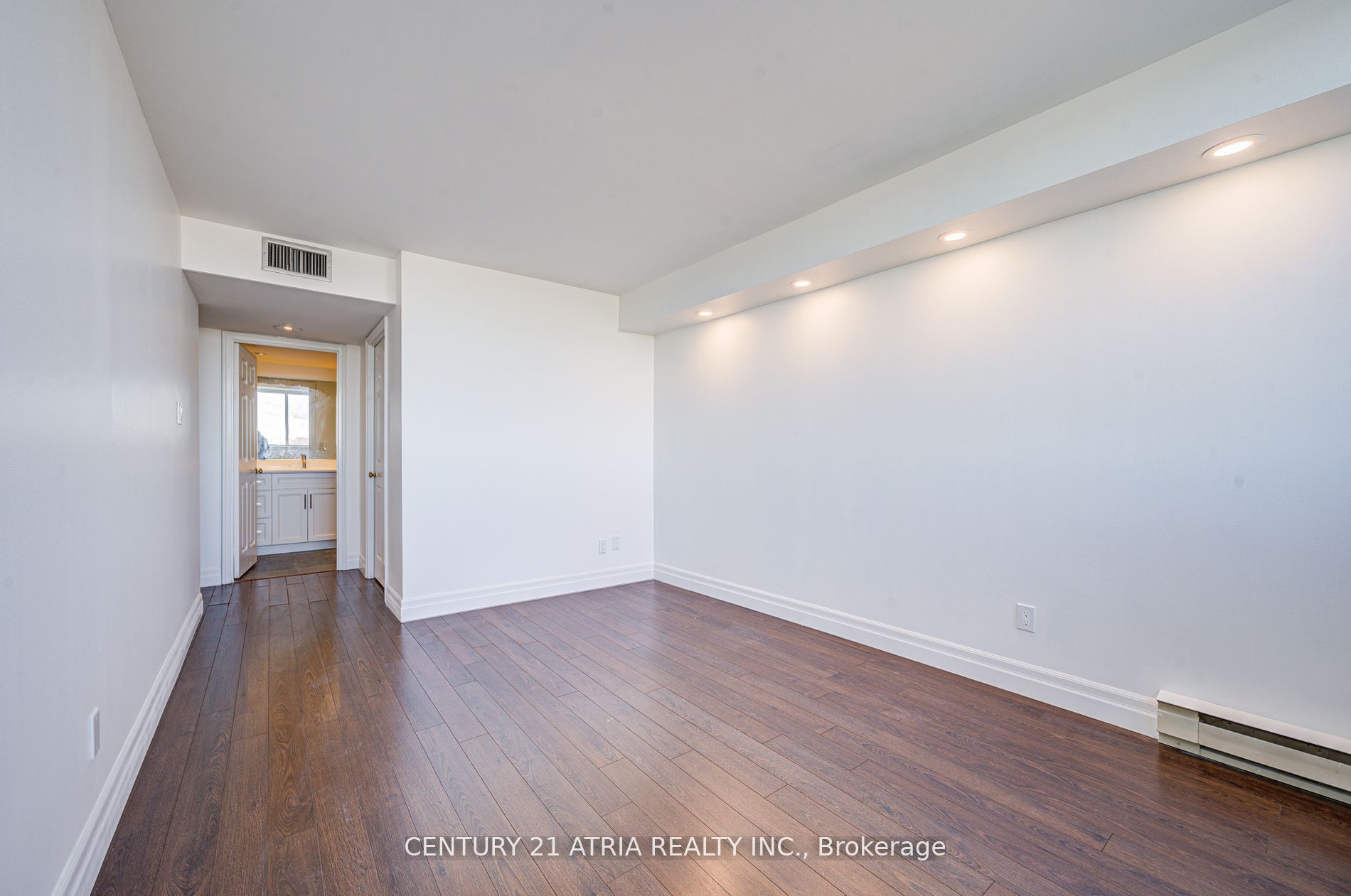 1360 Rathburn Road E, #1505