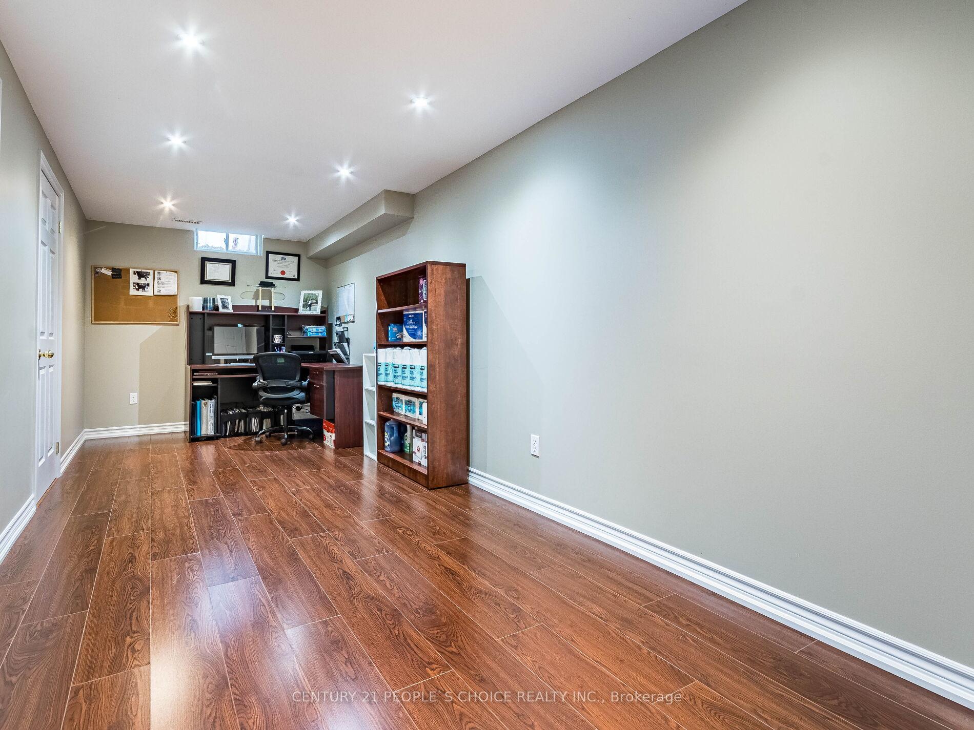 3 Bedrooms Condo at 485 Green,  Hamilton For sale