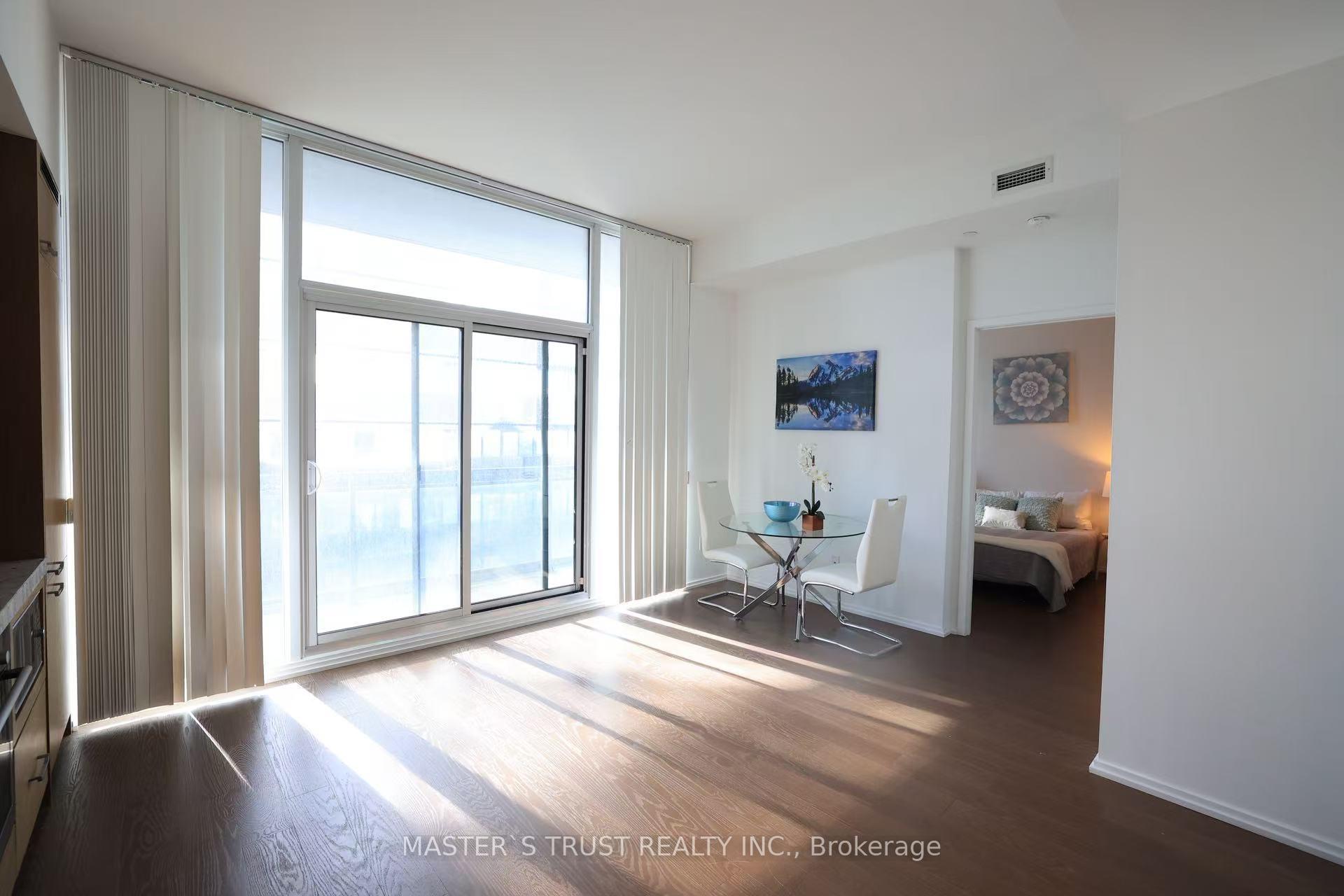 2 Bedrooms Condo at 45 Charles, Toronto For sale