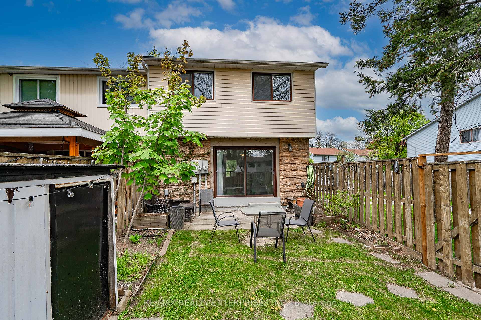 4 Bedrooms Condo at 6540 Falconer, Mississauga For sale