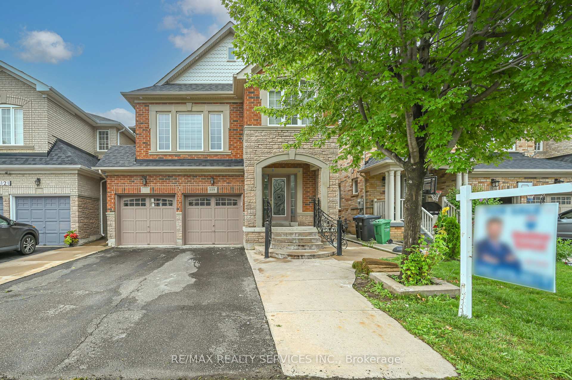 119 Crown Victoria Drive, Brampton, ON L7A 3X9
