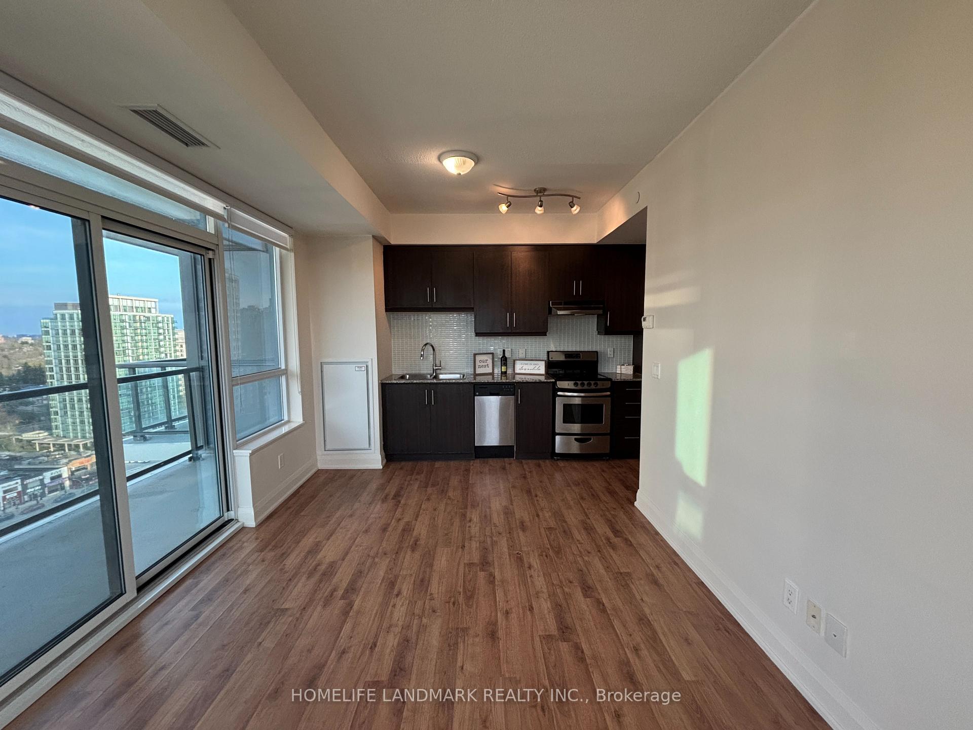 2 Bedrooms Condo at 68 Canterbury,  Toronto For sale