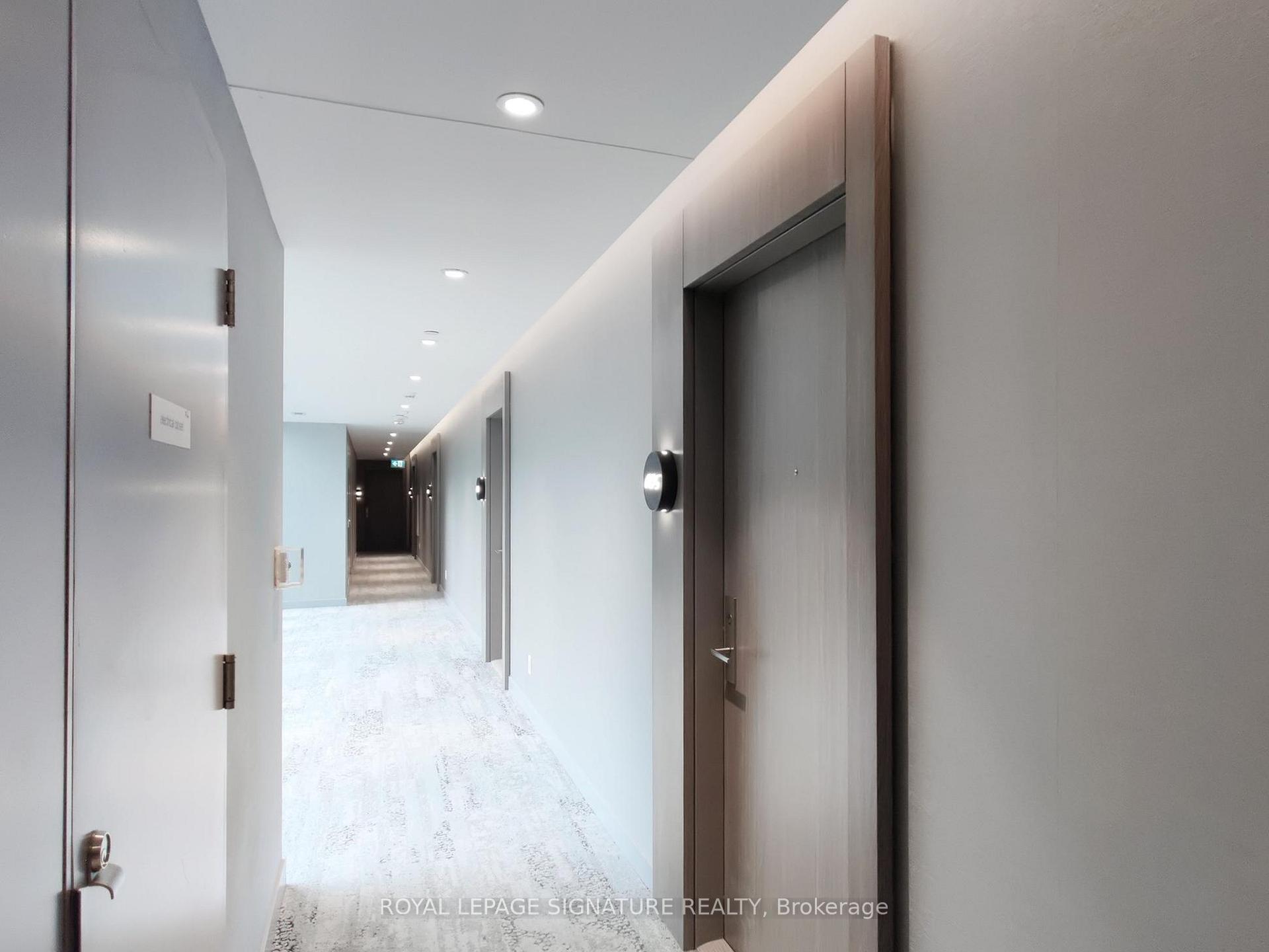2 Bedrooms Condo at 161 Roehampton, Toronto For sale