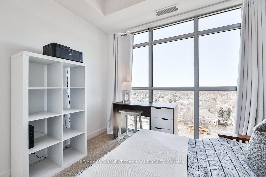 2 Bedrooms Condo at 450 Dundas,  Hamilton For sale
