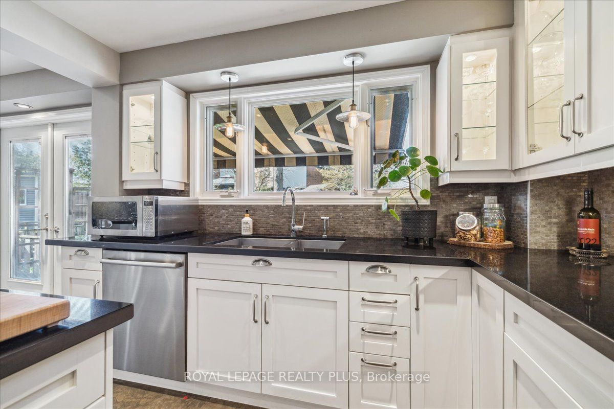 3413 Autumnleaf Crescent