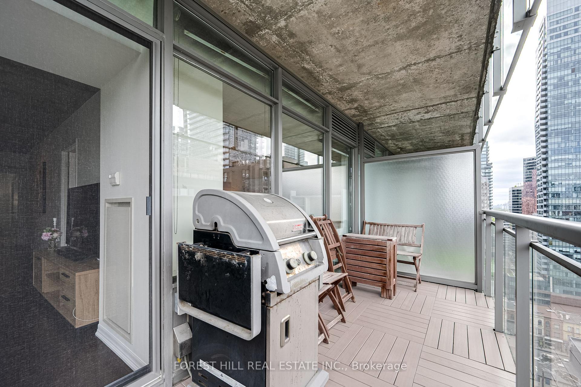 2 Bedrooms Condo at 22 Wellesley, Toronto For sale