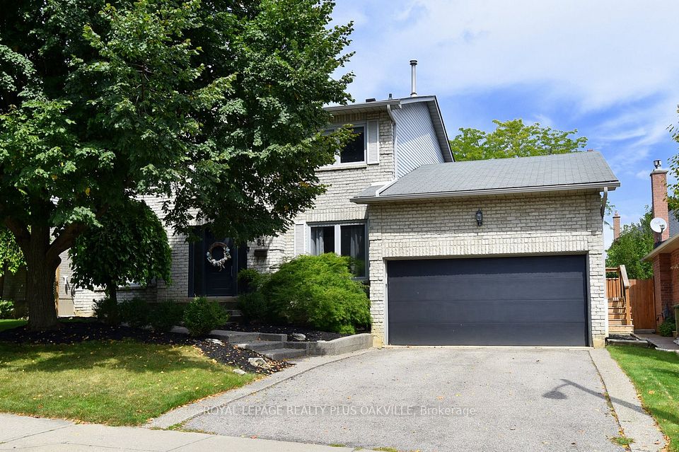 81 Jerome Park Drive, Hamilton, ON L9H 6R8