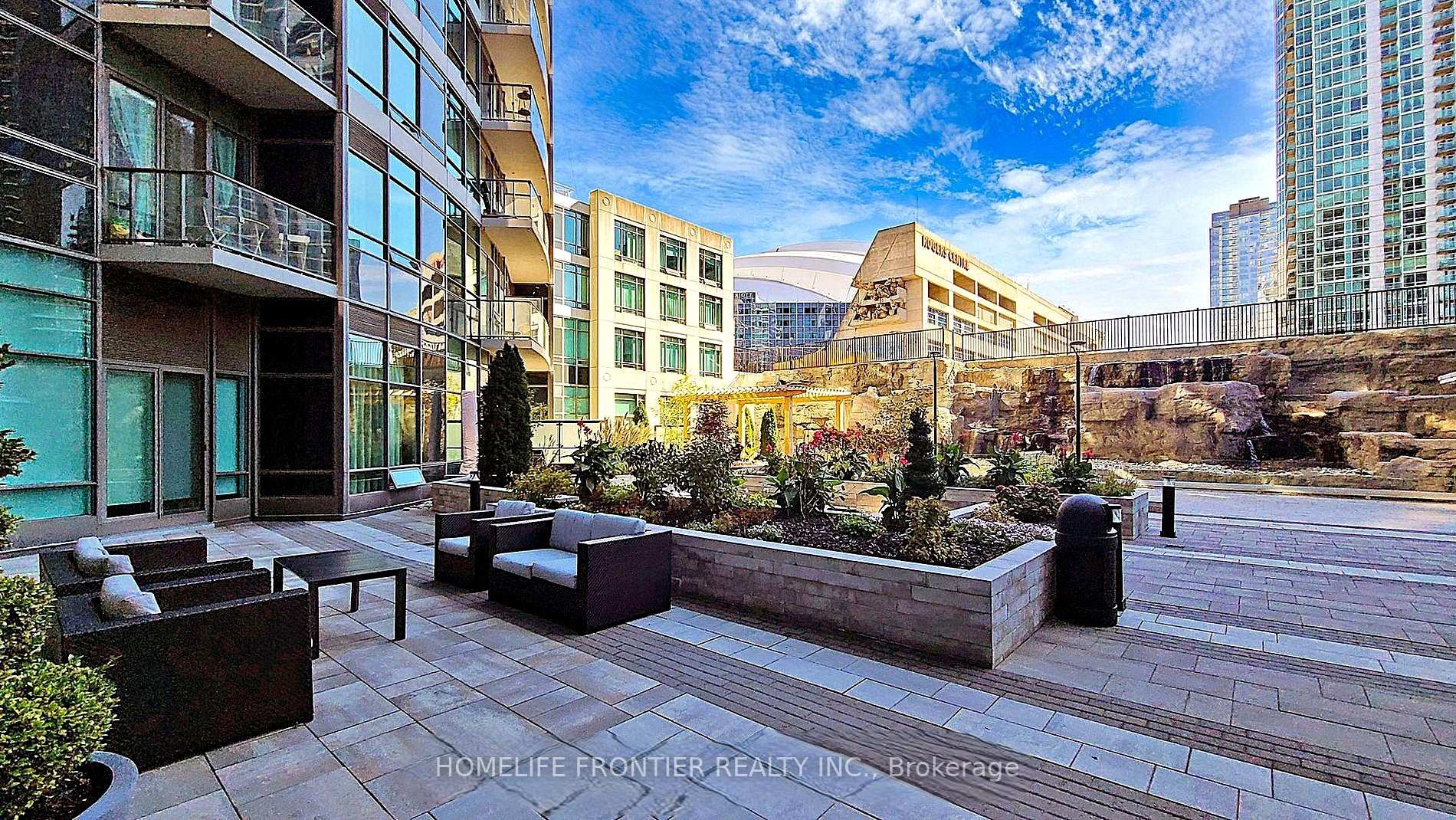 2 Bedrooms Condo at 381 Front, Toronto For sale
