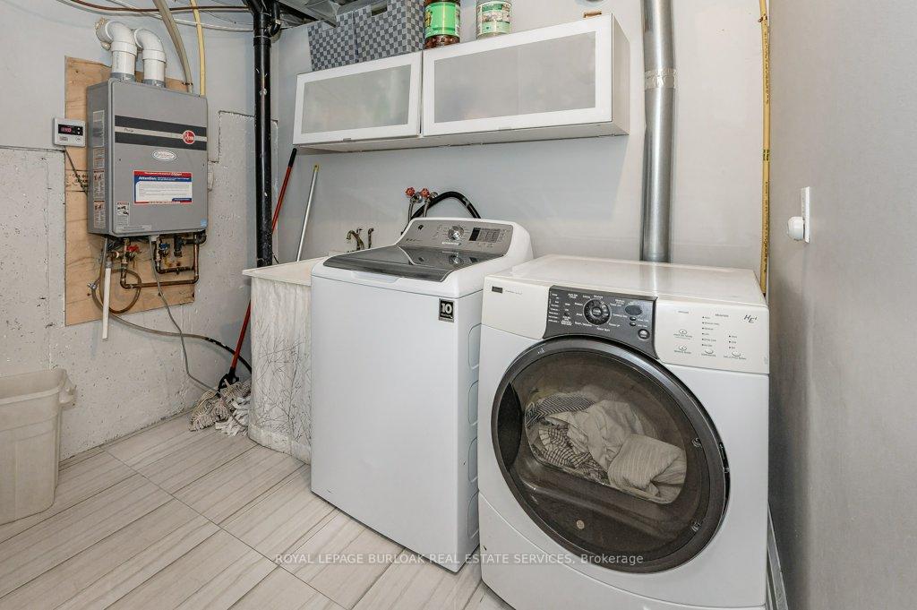 2 Bedrooms Condo at 1061 North Shore, Burlington For sale