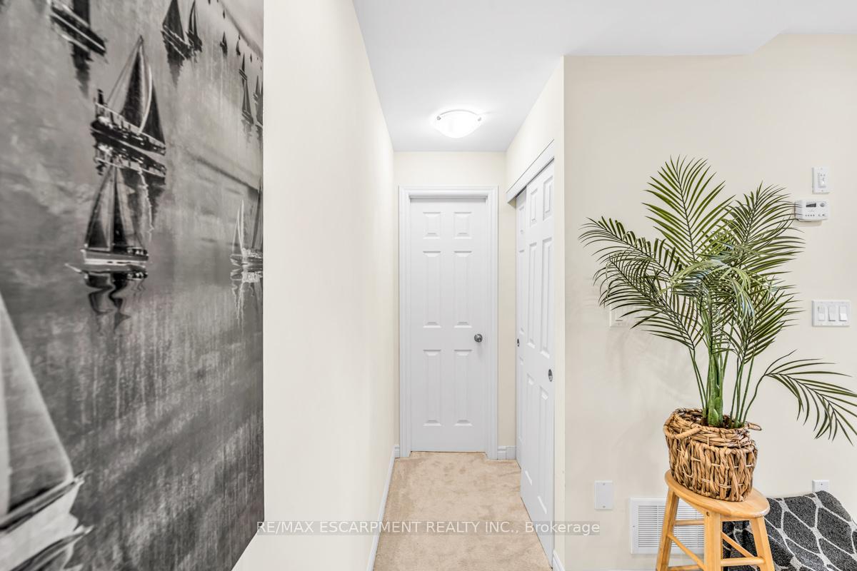 2 Bedrooms Condo at 383 Dundas,  Hamilton For sale