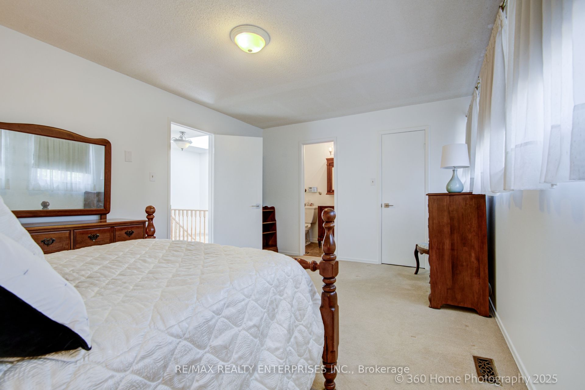 4425 Sawmill Valley Drive