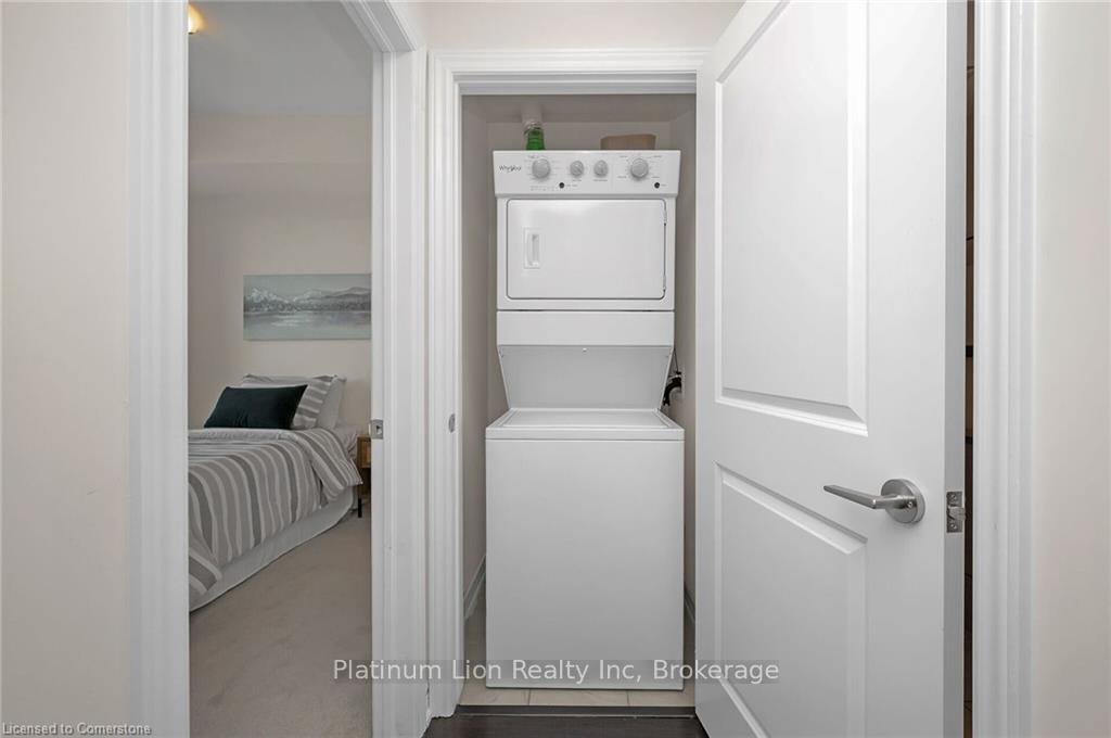 2 Bedrooms Condo at 2375 Bronte, Oakville For sale