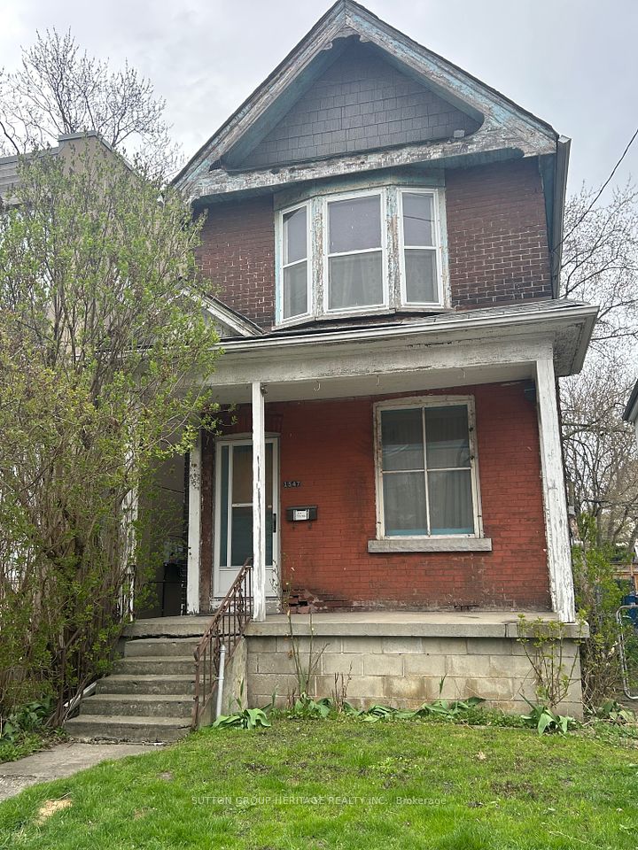 1547 Dundas