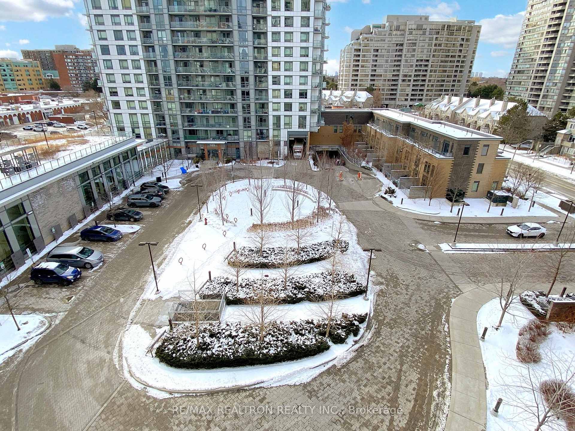 3 Bedrooms Condo at 195 Bonis, Toronto For sale