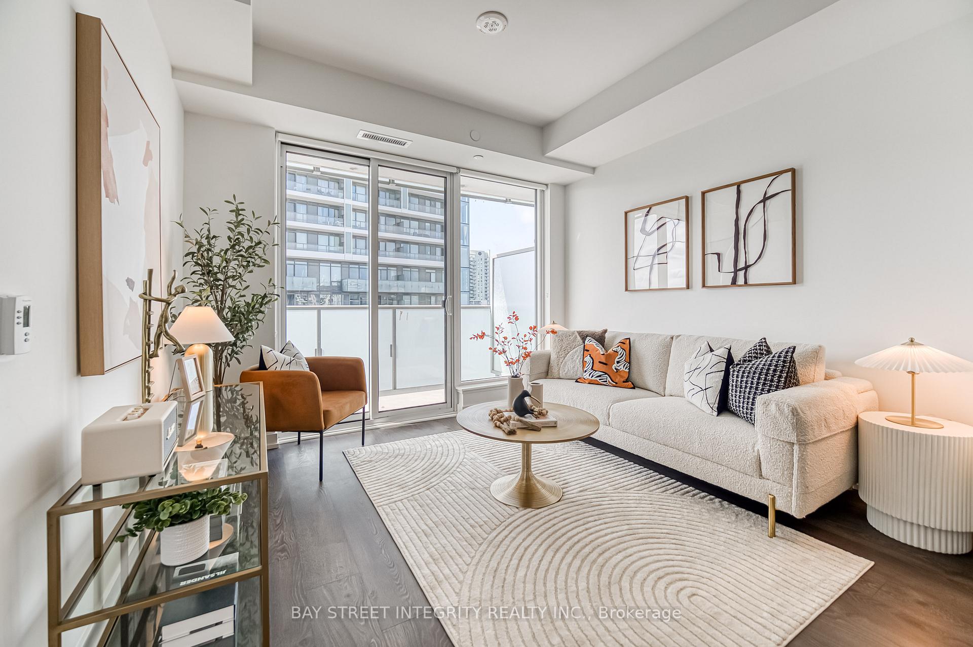 1 Bedroom Condo at 7 Golden Lion, Toronto For sale
