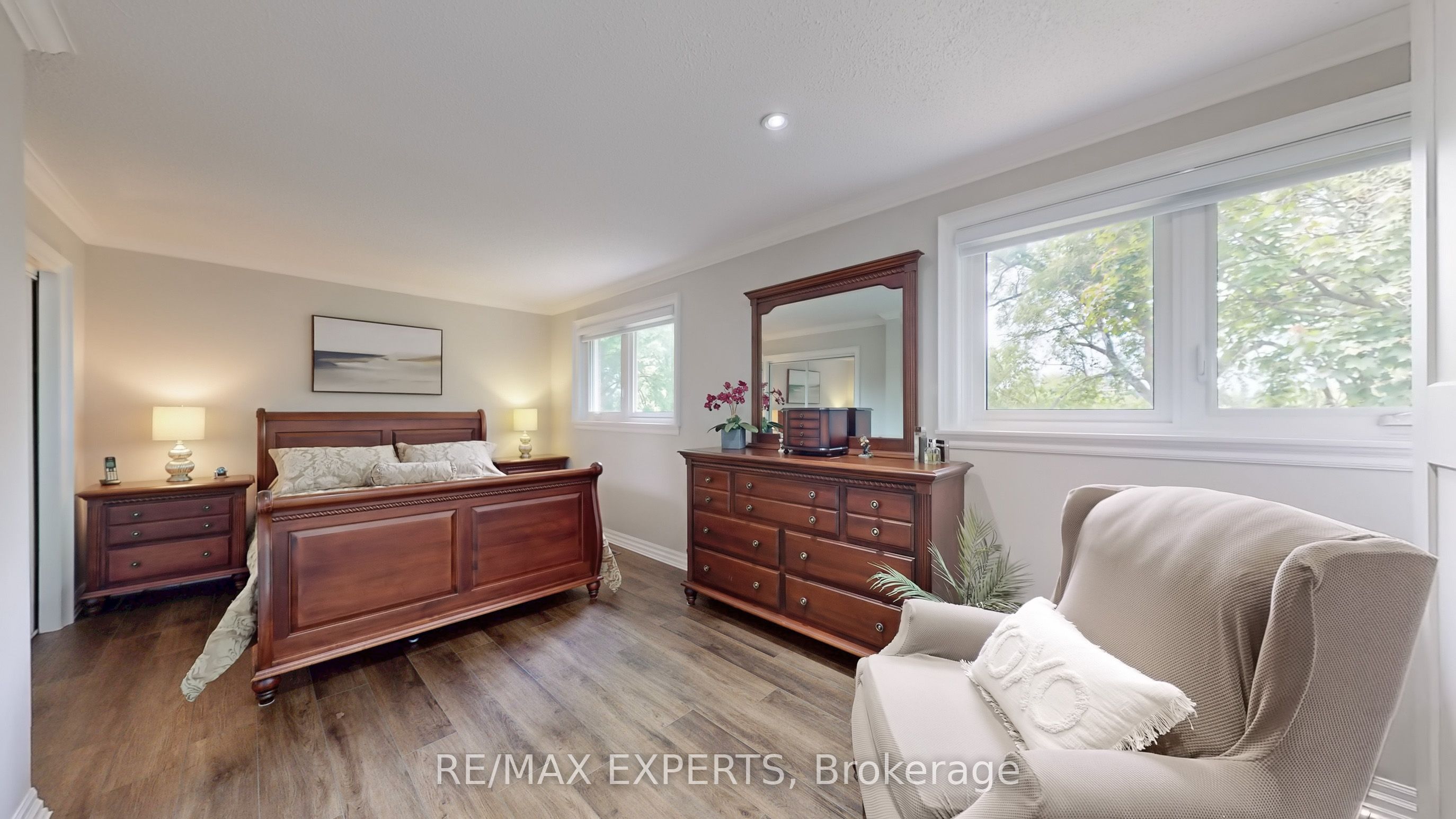 105 Mercury Road