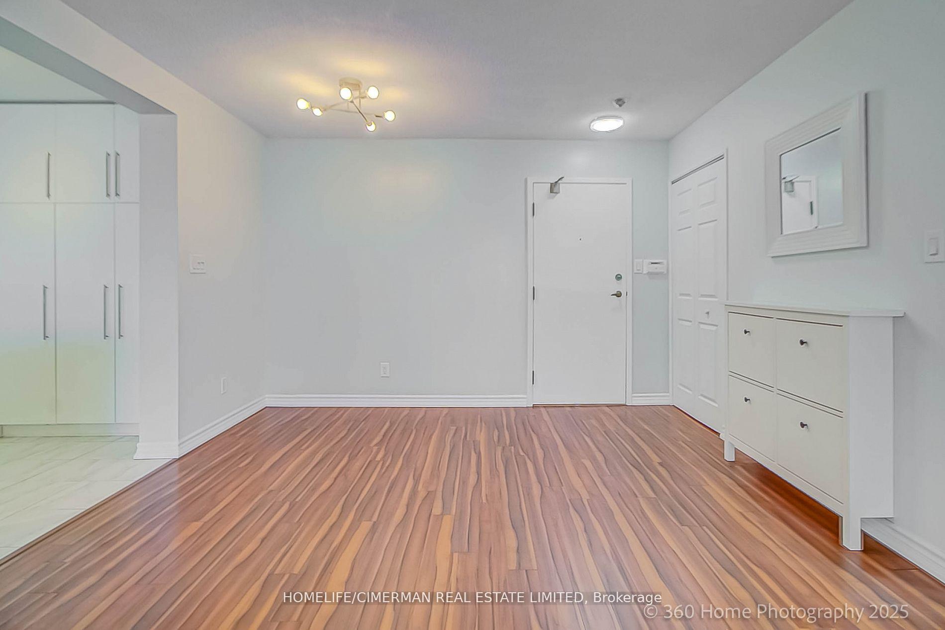 2 Bedrooms Condo at 20 Southport, Toronto For sale