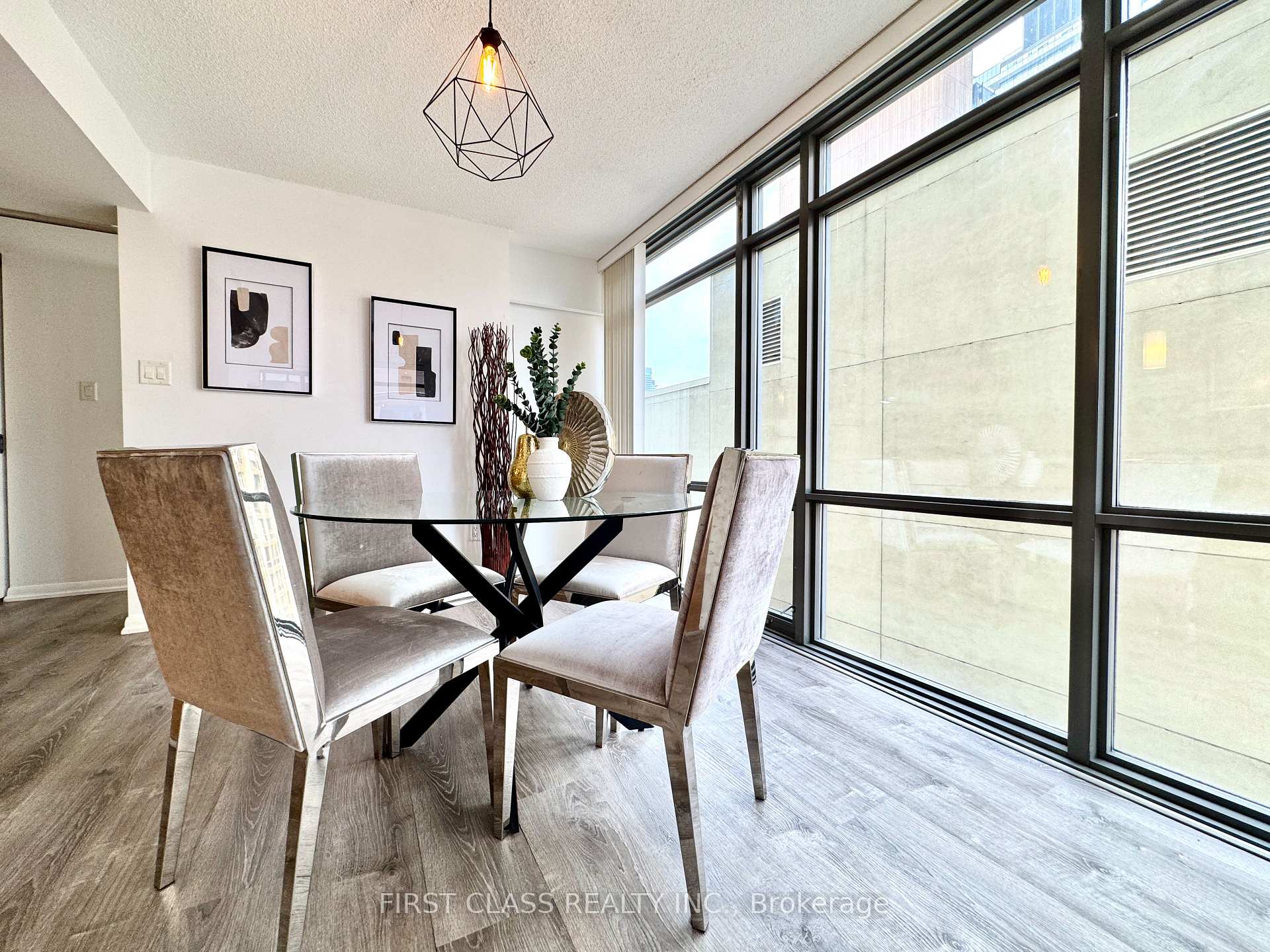 3 Bedrooms Condo at 38 Grenville, Toronto For sale