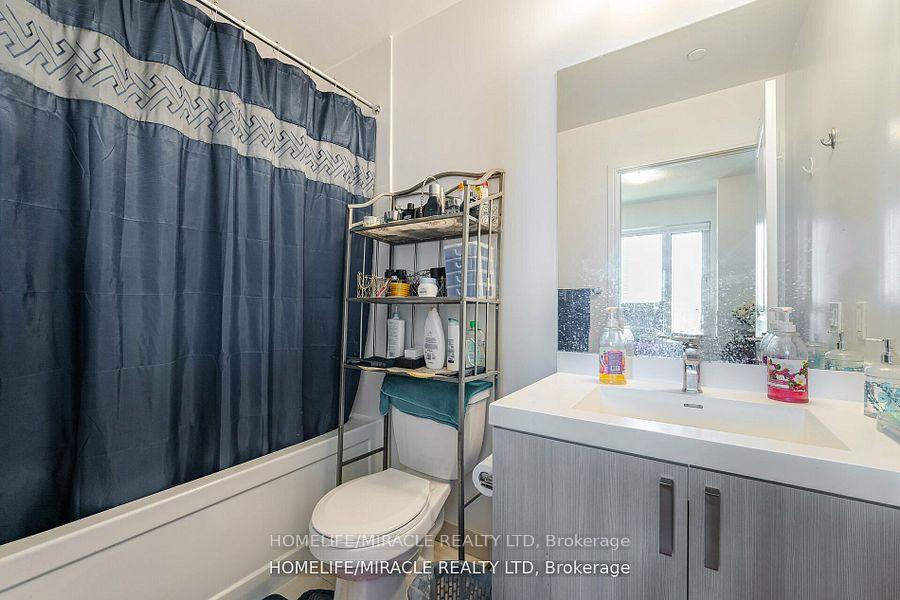 3 Bedrooms Condo at 8 Nahani, Mississauga For sale