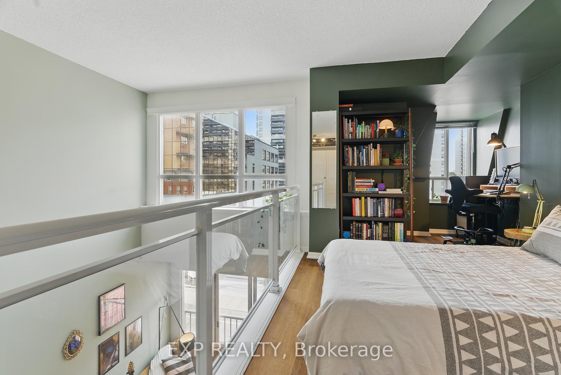 2 Bedrooms Condo at 139 Merton,  Toronto For sale