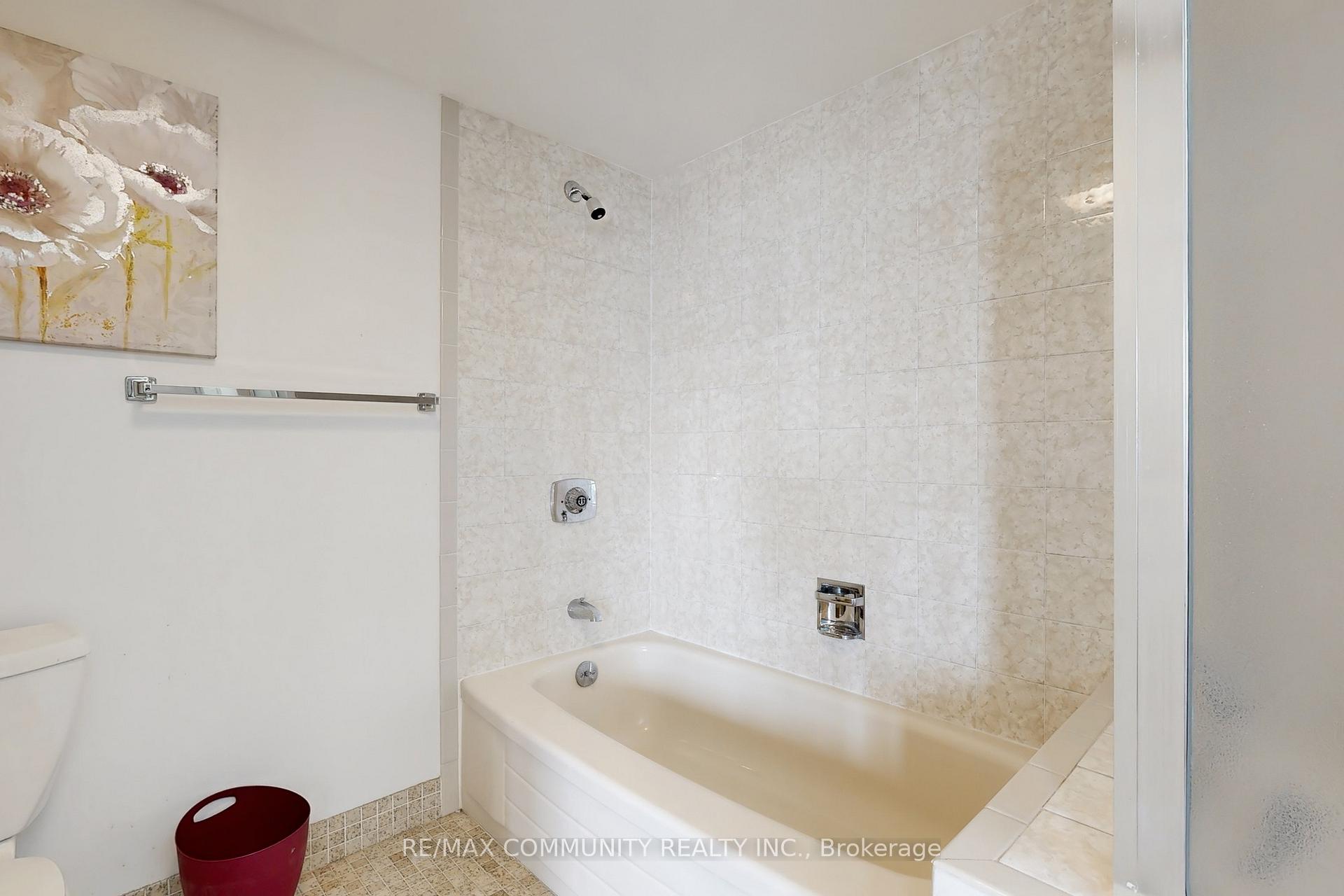 3 Bedrooms Condo at 2330 Bridletowne, Toronto For sale