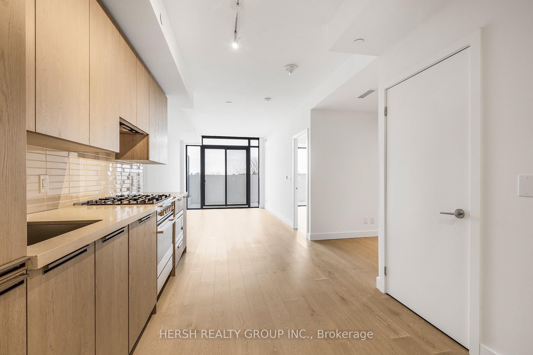 2 Bedrooms Condo at 160 Kingsway,  Toronto For sale