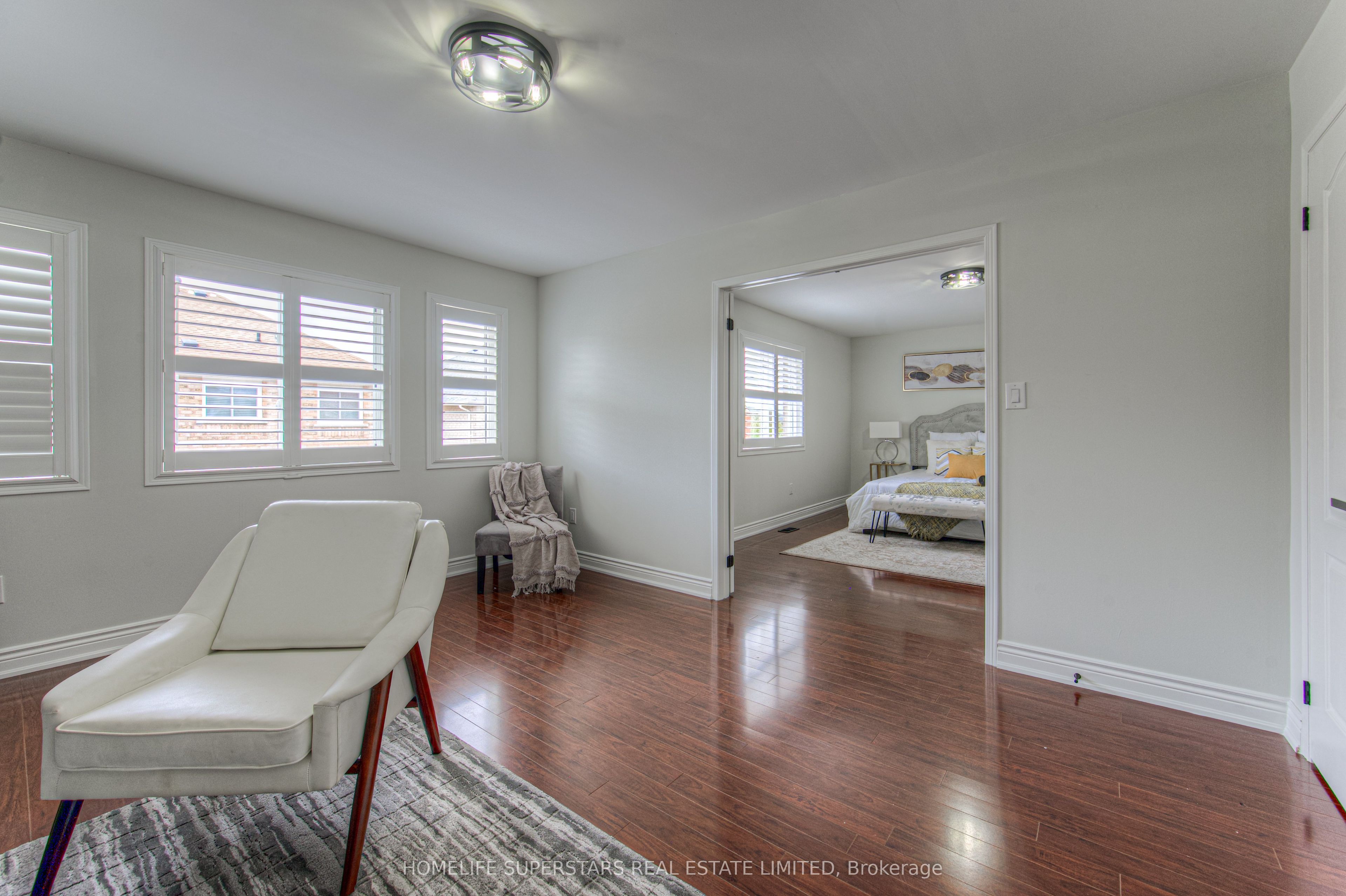 5676 Fantasia Manor