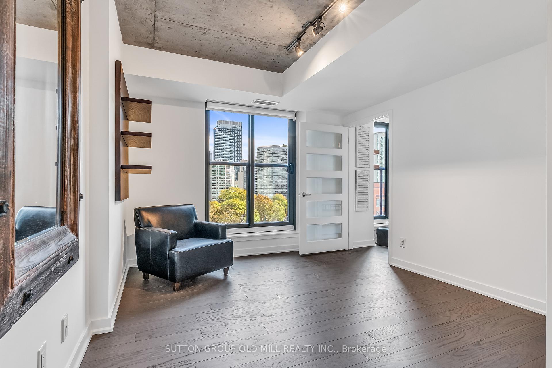 2 Bedrooms Condo at 400 Wellington, Toronto For sale