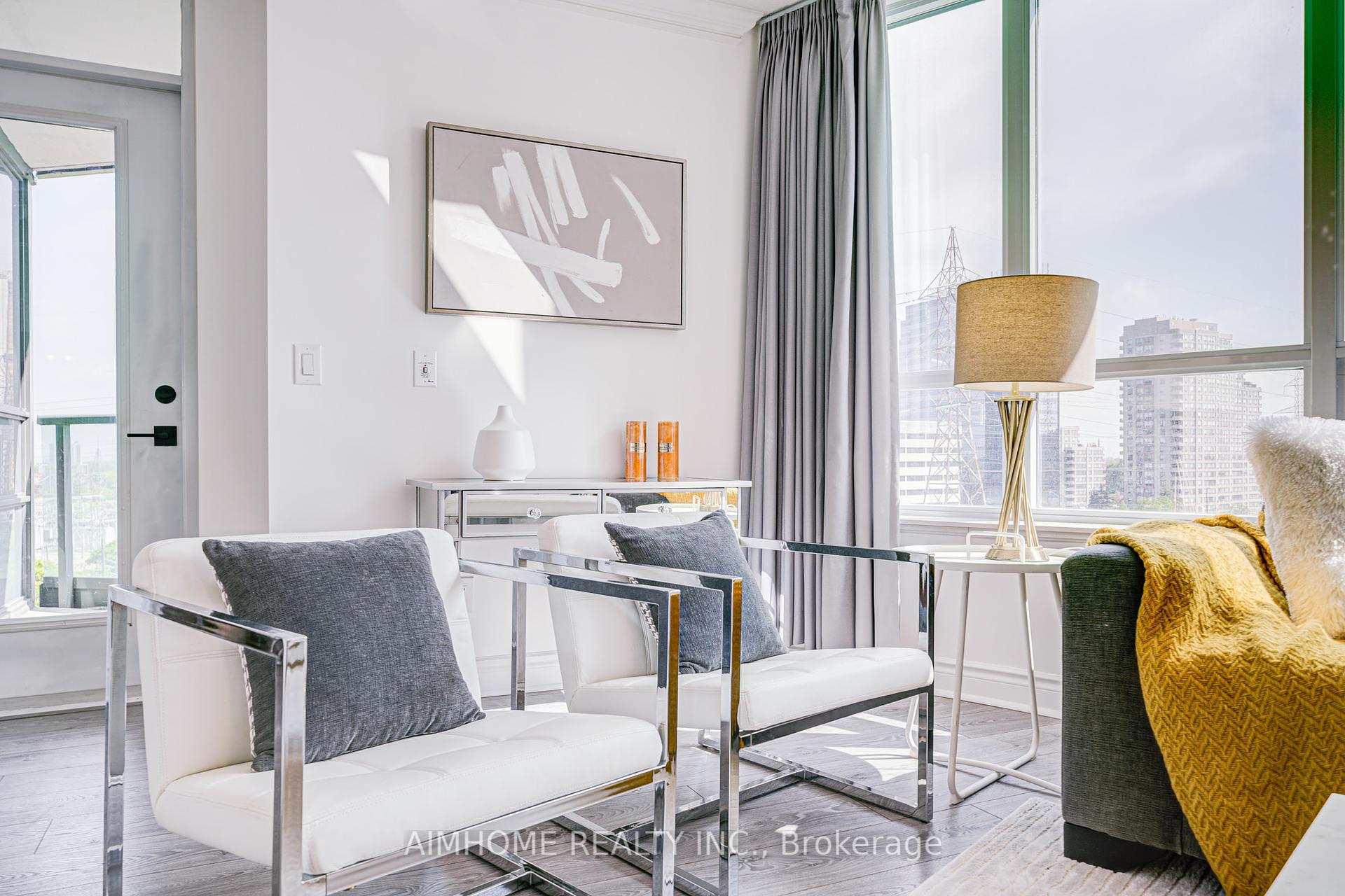 2 Bedrooms Condo at 25 Greenview, Toronto For sale