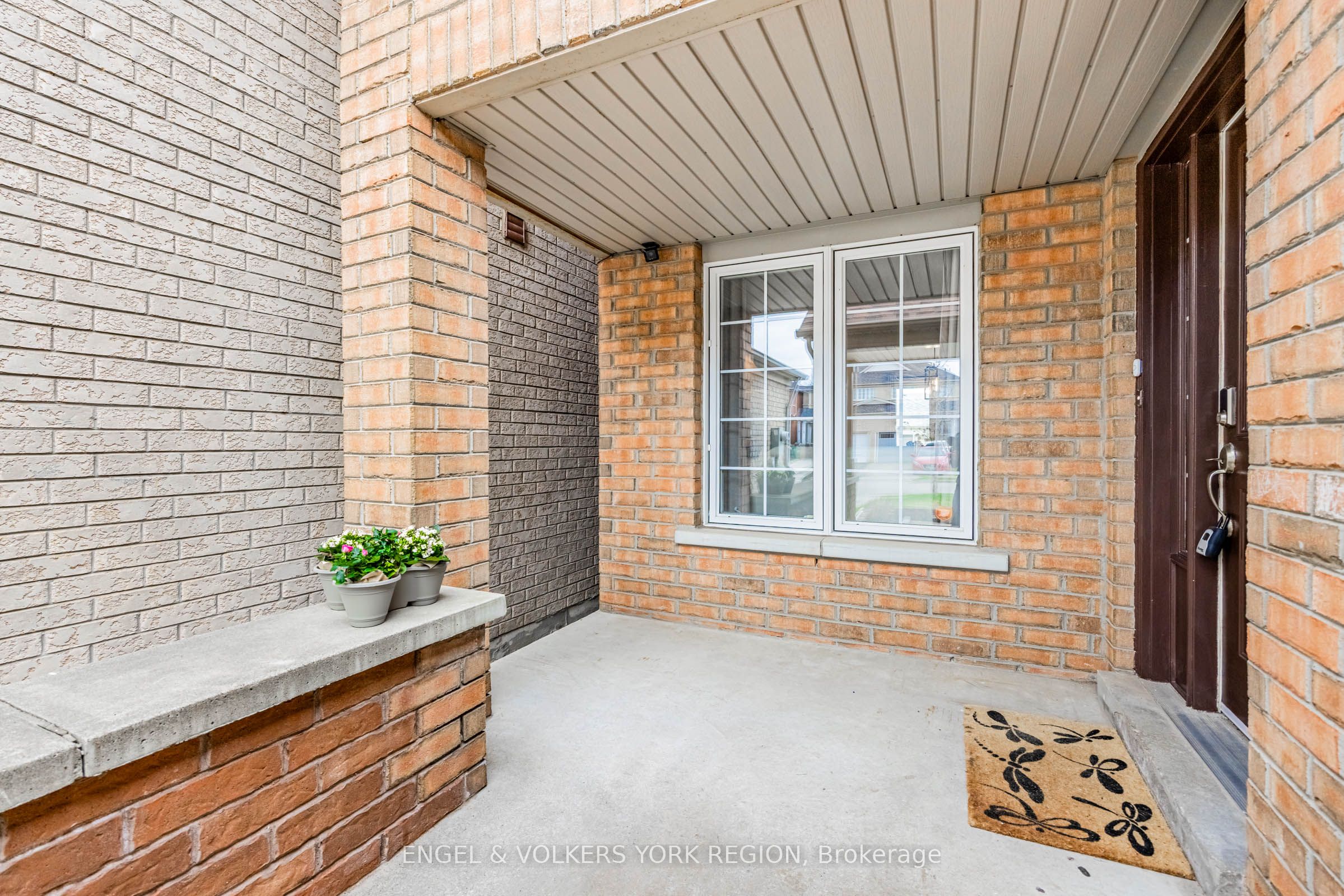 126 Olympia Crescent, Brampton, ON L6X 4W3