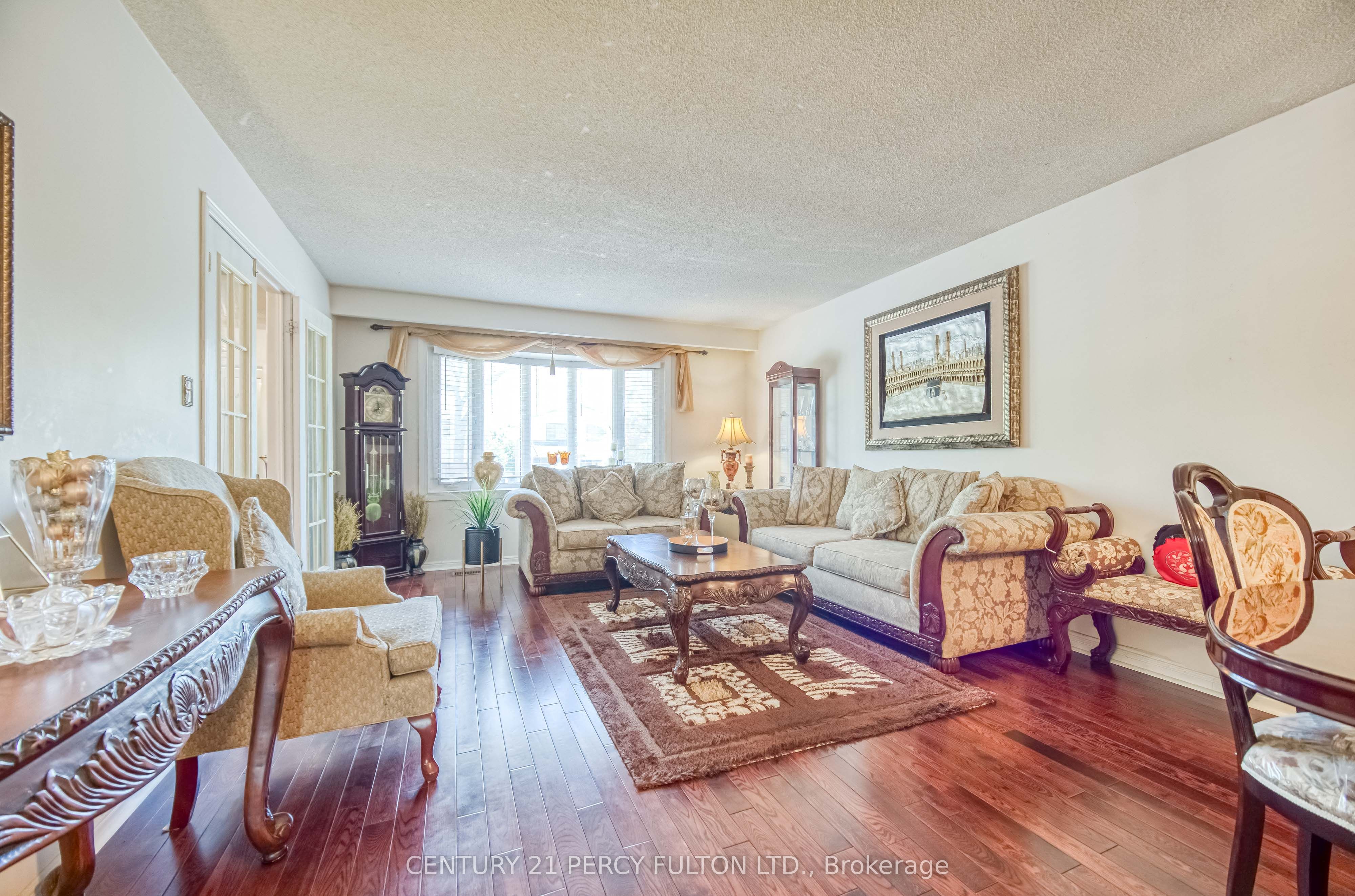 120 Granada Crescent