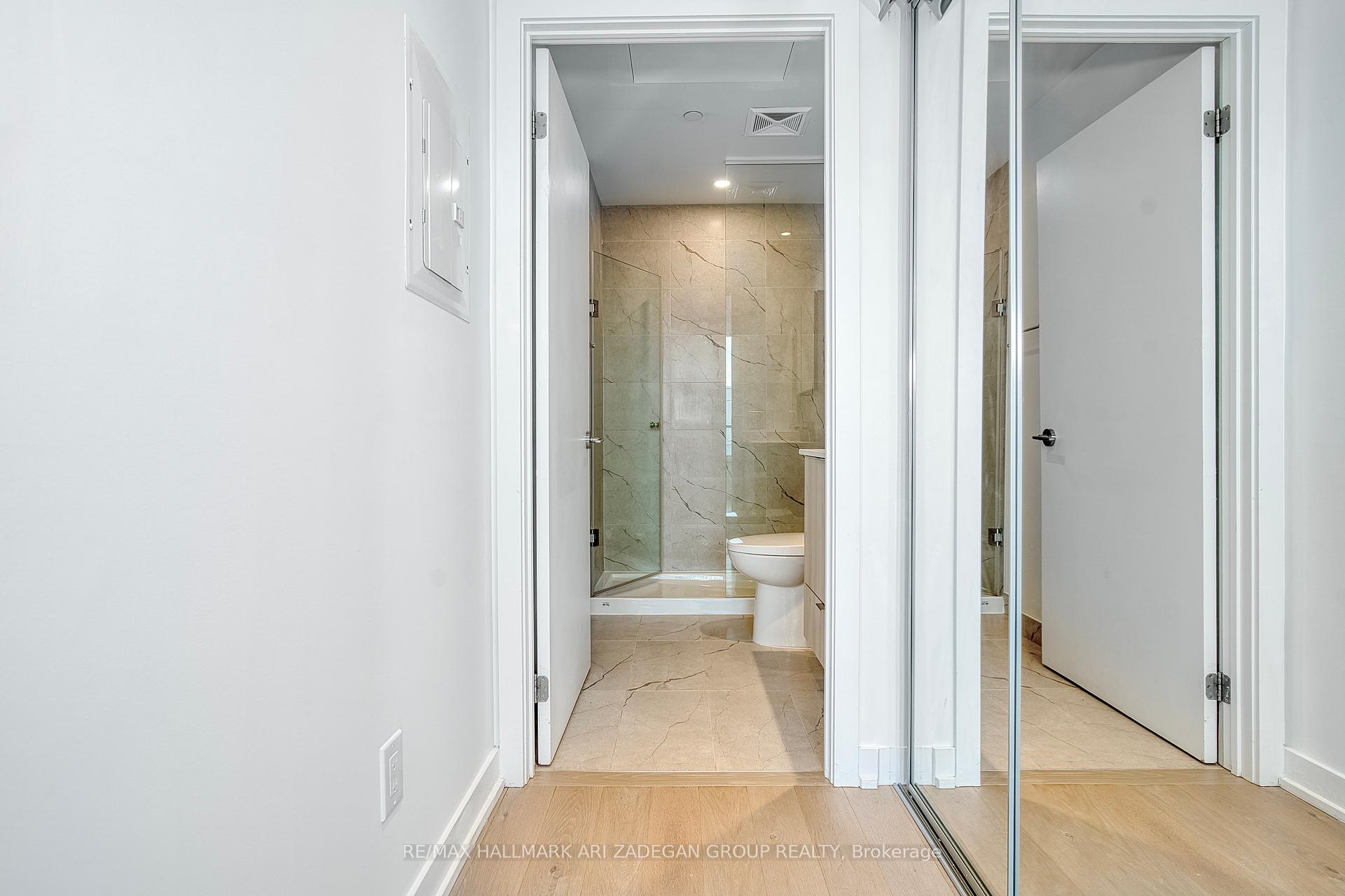 3 Bedrooms Condo at 1926 Lake Shore, Toronto For sale