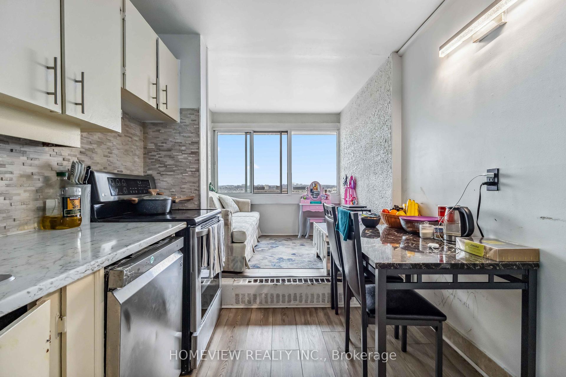 2 Bedrooms Condo at 715 DON MILLS,  Toronto For sale