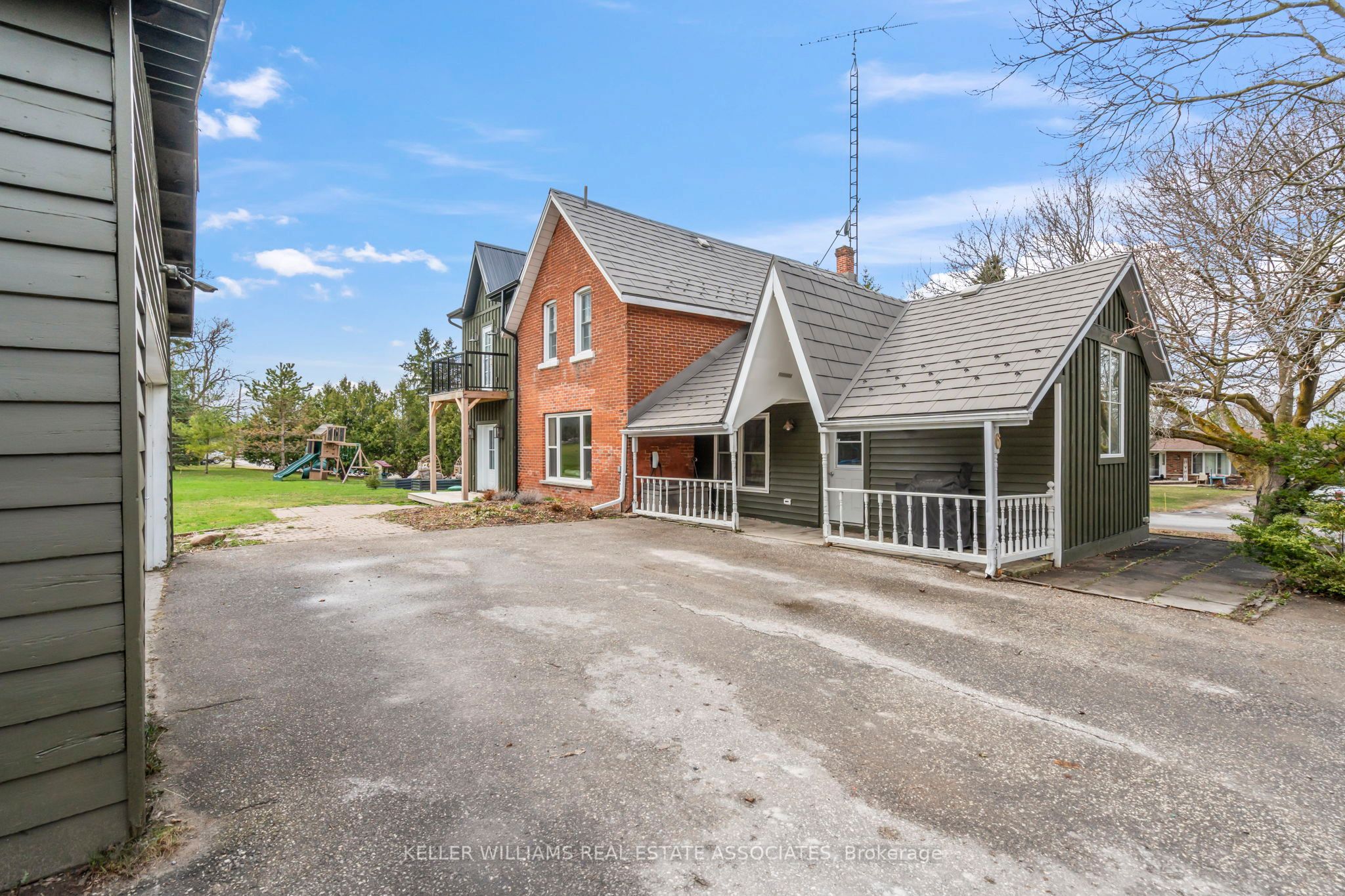 6 Scott Court