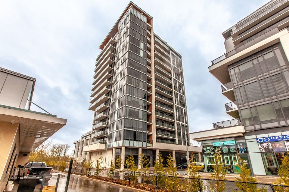 9618 Yonge