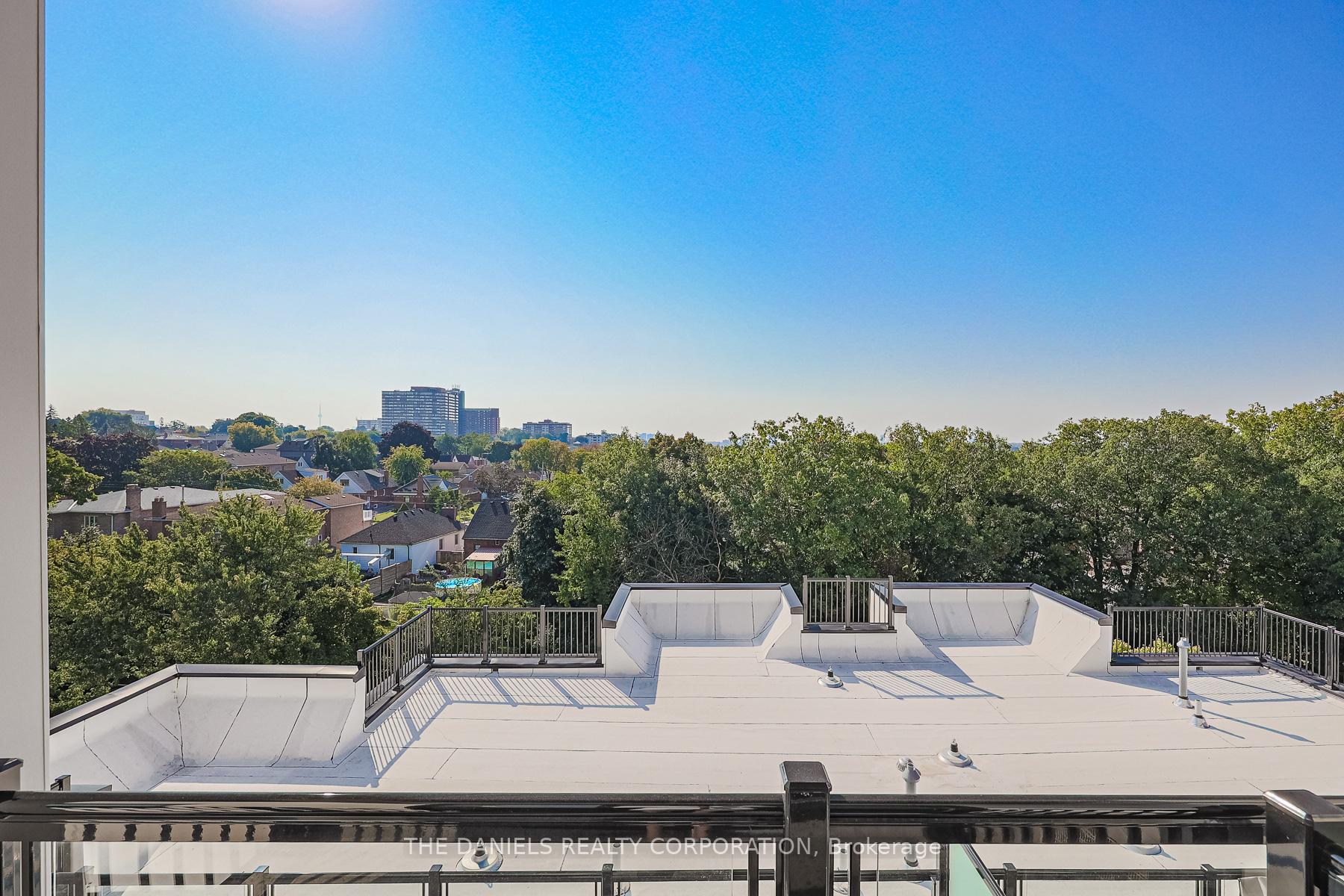 2 Bedrooms Condo at 135 Canon Jackson,  Toronto For sale