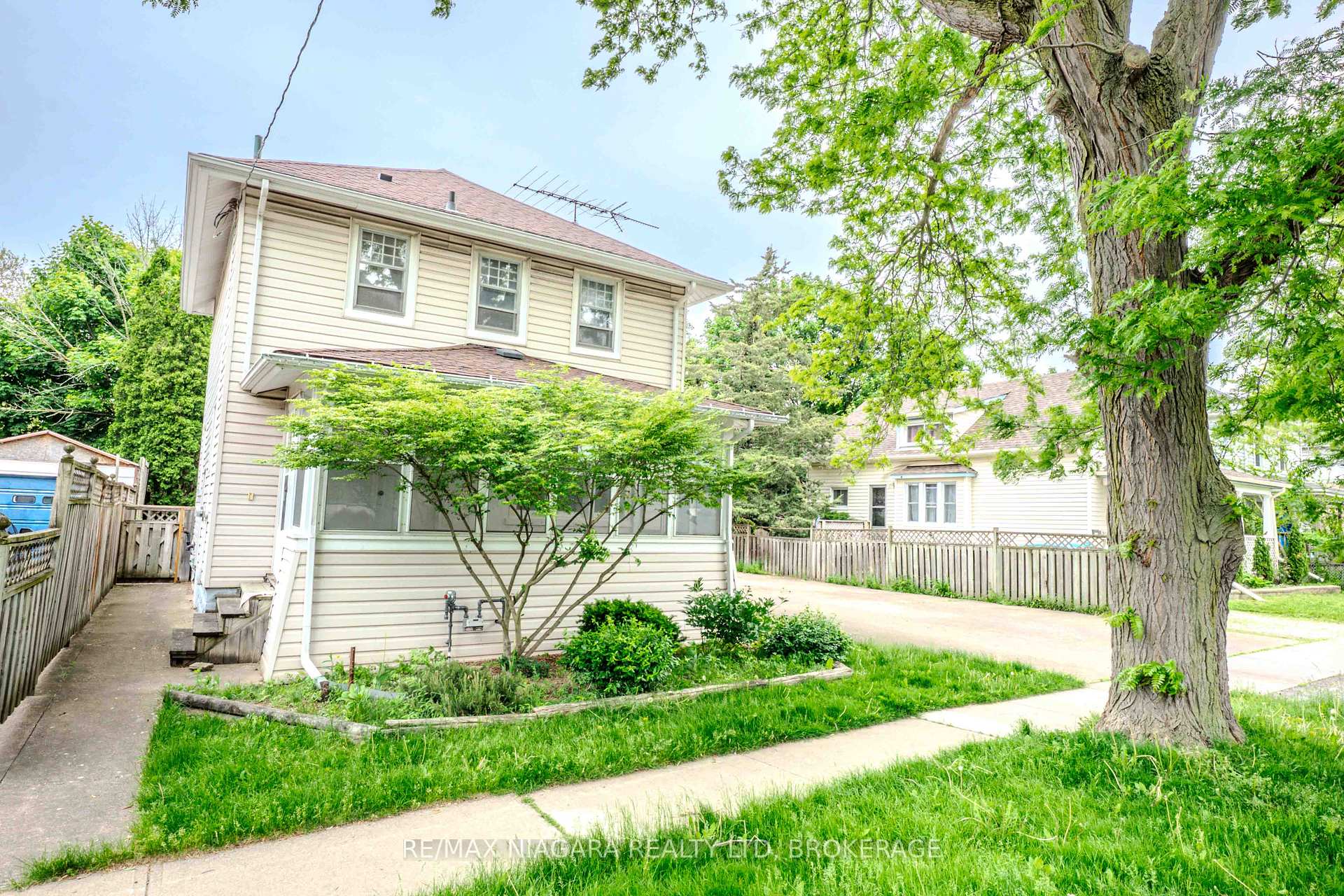 249 Russell Avenue, St. Catharines, ON L2R 1X1