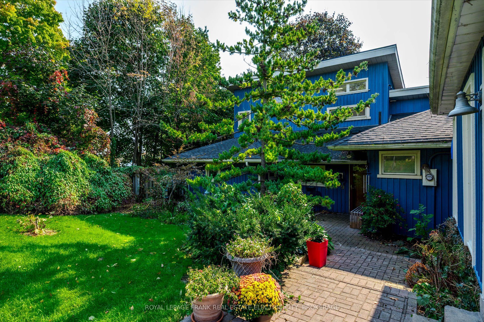99 Lakeside Drive
