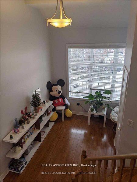 3 Bedrooms Condo at 199 Hillcrest,  Mississauga For sale