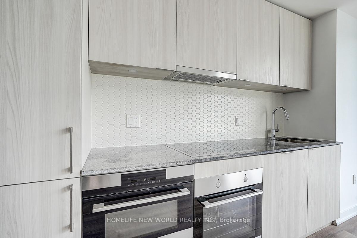 1 Bedroom Condo at 15 Queens, Toronto For sale
