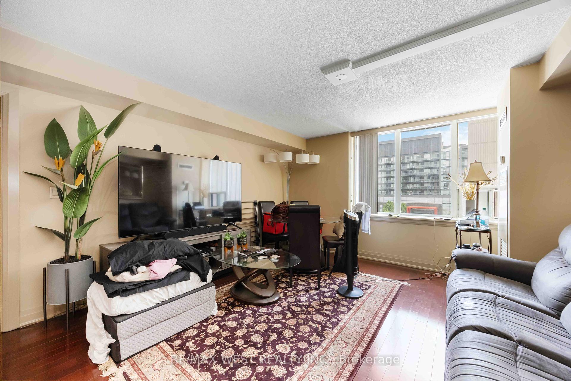 1 Bedroom Condo at 2737 Keele, Toronto For sale