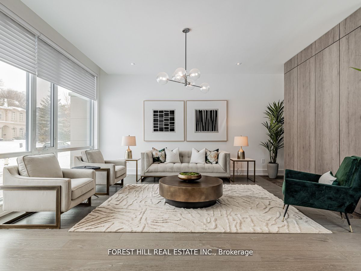 7 Fairmeadow Avenue, Toronto, ON M2P 0A5