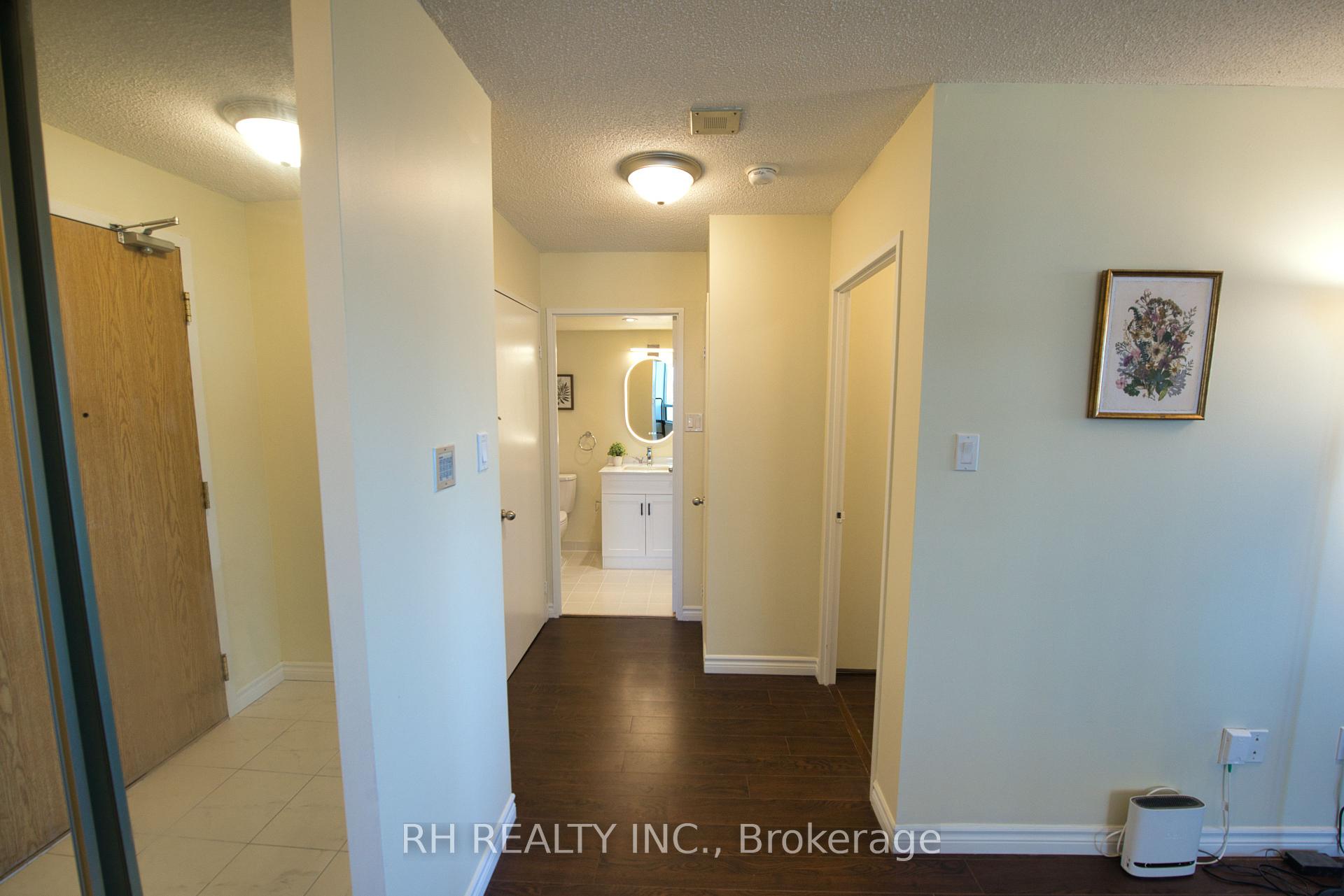 3 Bedrooms Condo at 300 Alton Towers,  Toronto For sale