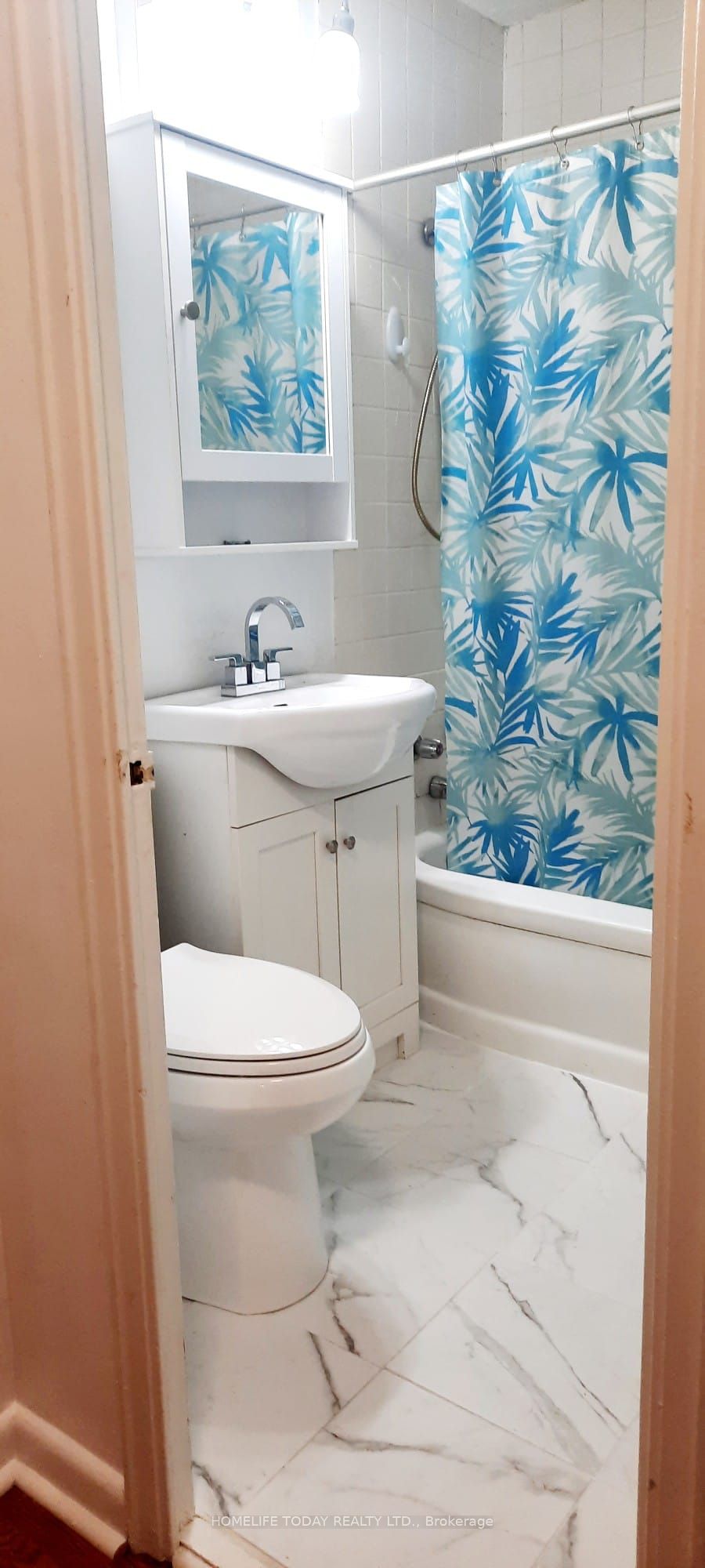 921 Midland Avenue, #206