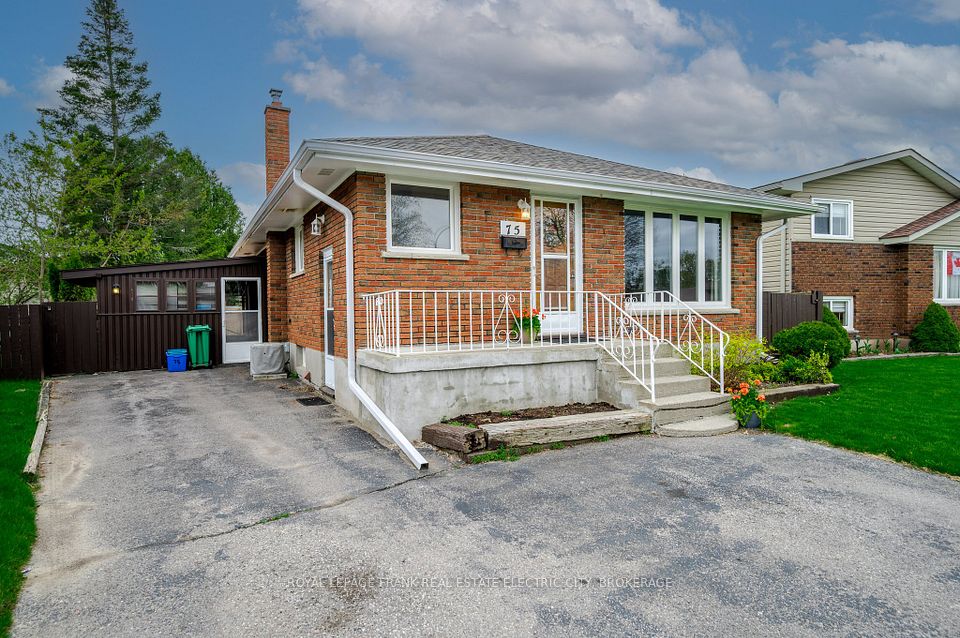 75 Rideau Crescent, Peterborough, ON K9J 1G7