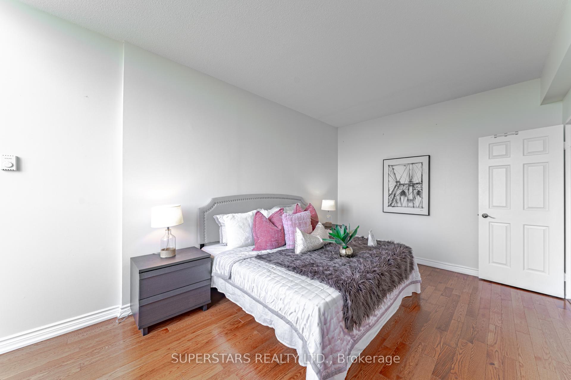 2 Bedrooms Condo at 20 Guildwood, Toronto For sale