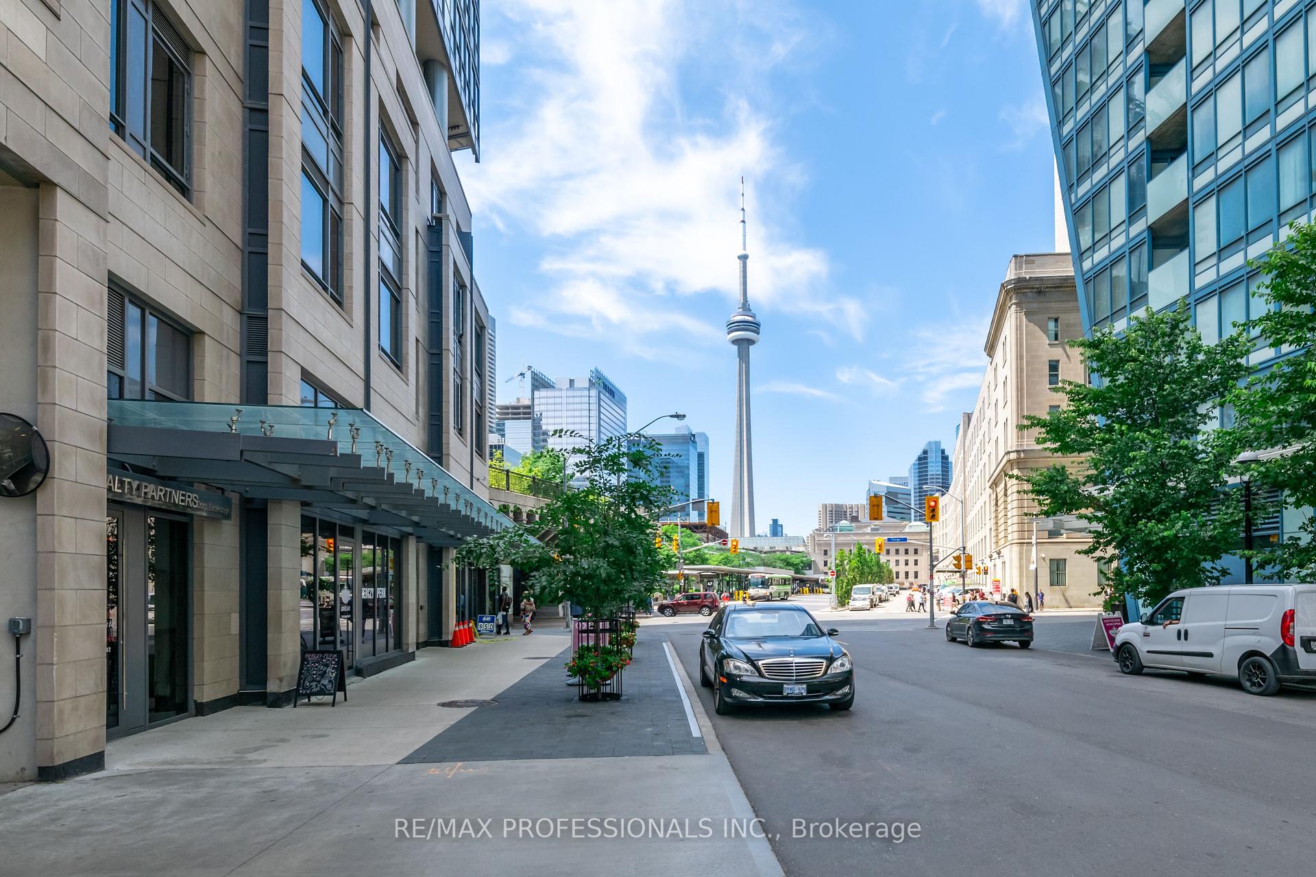 2 Bedrooms Condo at 25 The Esplanade, Toronto For sale