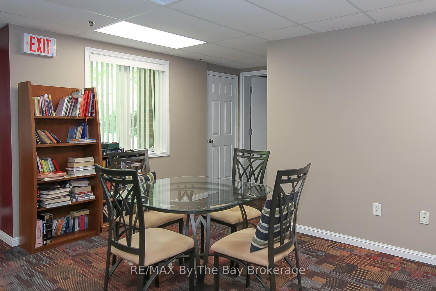 #211 - 16 Westbury Road, Wasaga Beach, ON L9Z 0B8