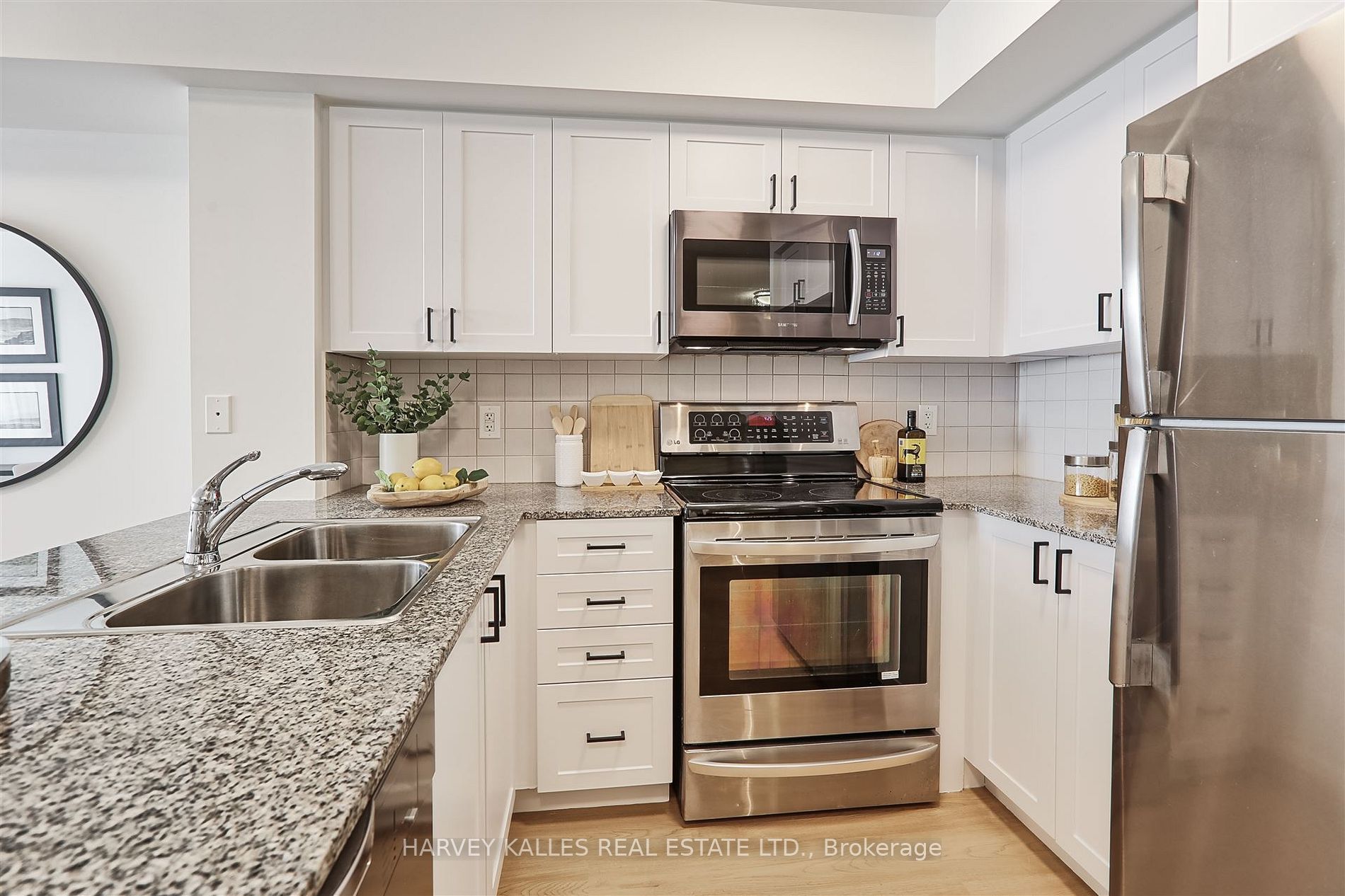 1070 Sheppard Avenue W 912