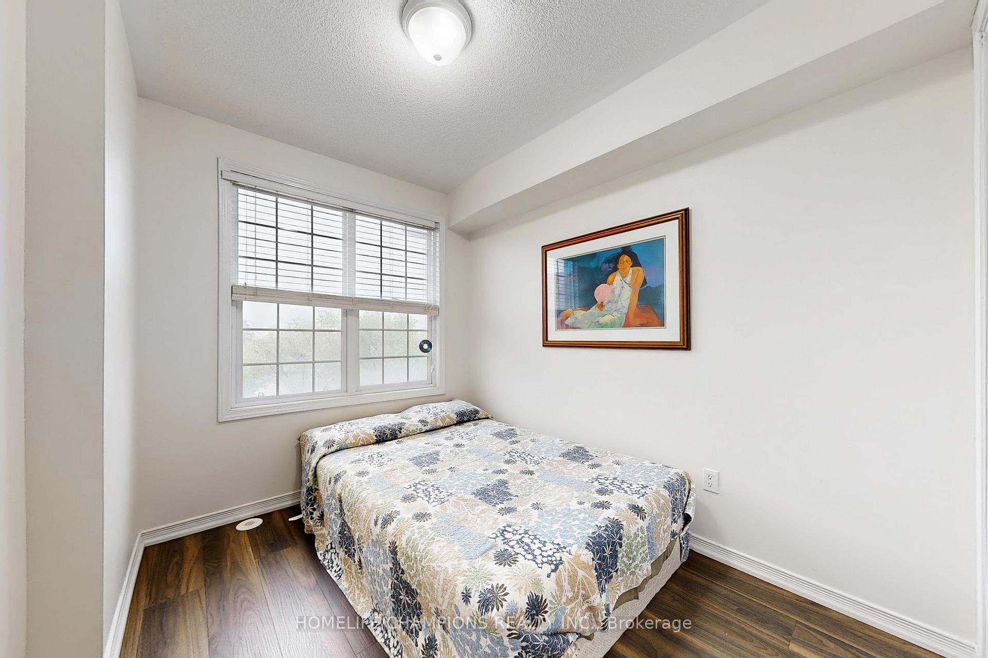 2 Bedrooms Condo at 35 Strangford, Toronto For sale
